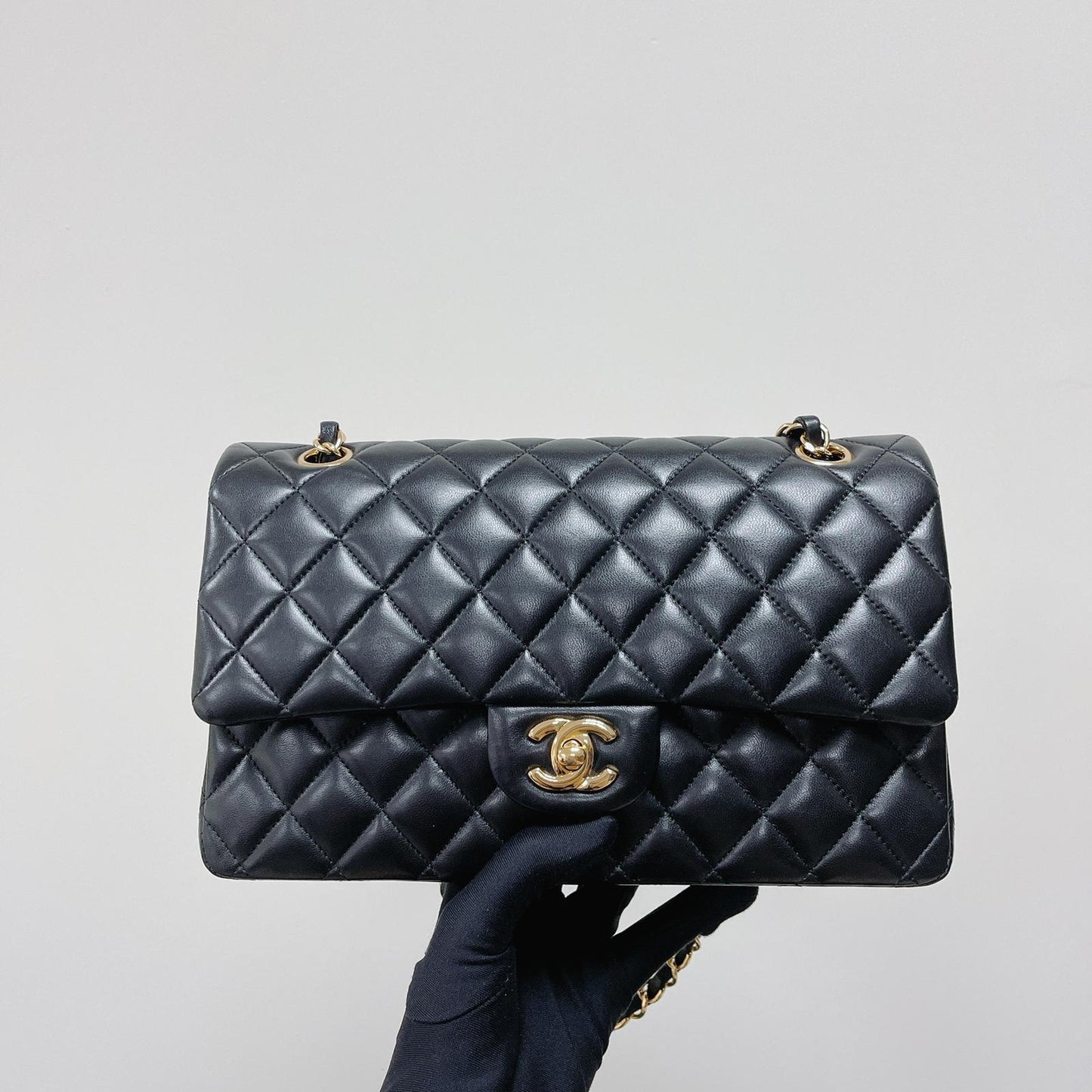 Classic Flap Medium Lambskin Black GHW
