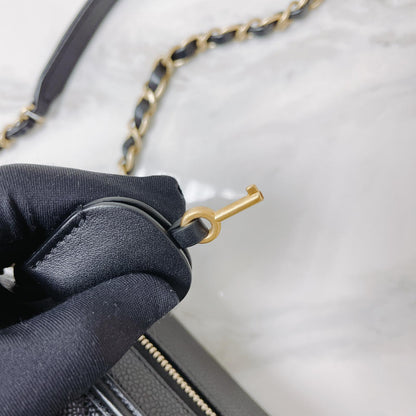 CC Filigree Medium Caviar Quilted Vanity Case Black