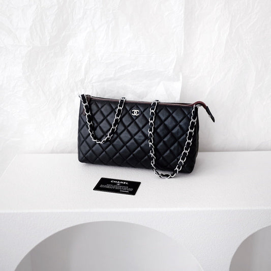 Chanel matelasse quilted clutch bag+chain