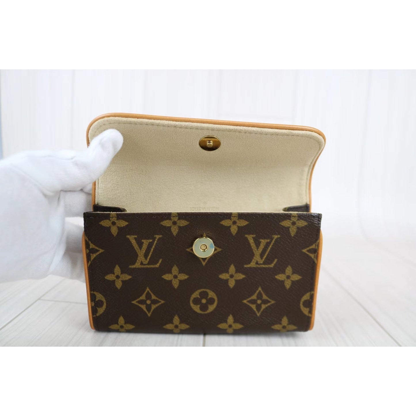 Rank A ｜ LV Monogram Pochette Florentine Waist Bag XS｜041304