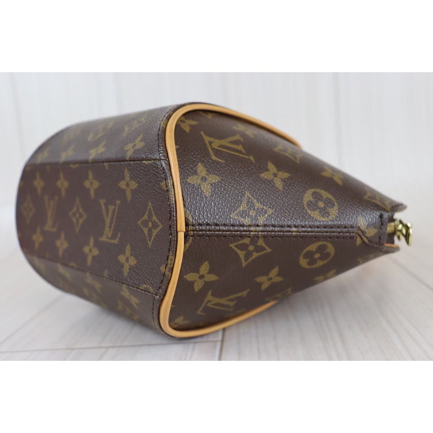 Rank SA ｜ LV Monogram Ellipse PM ｜082805