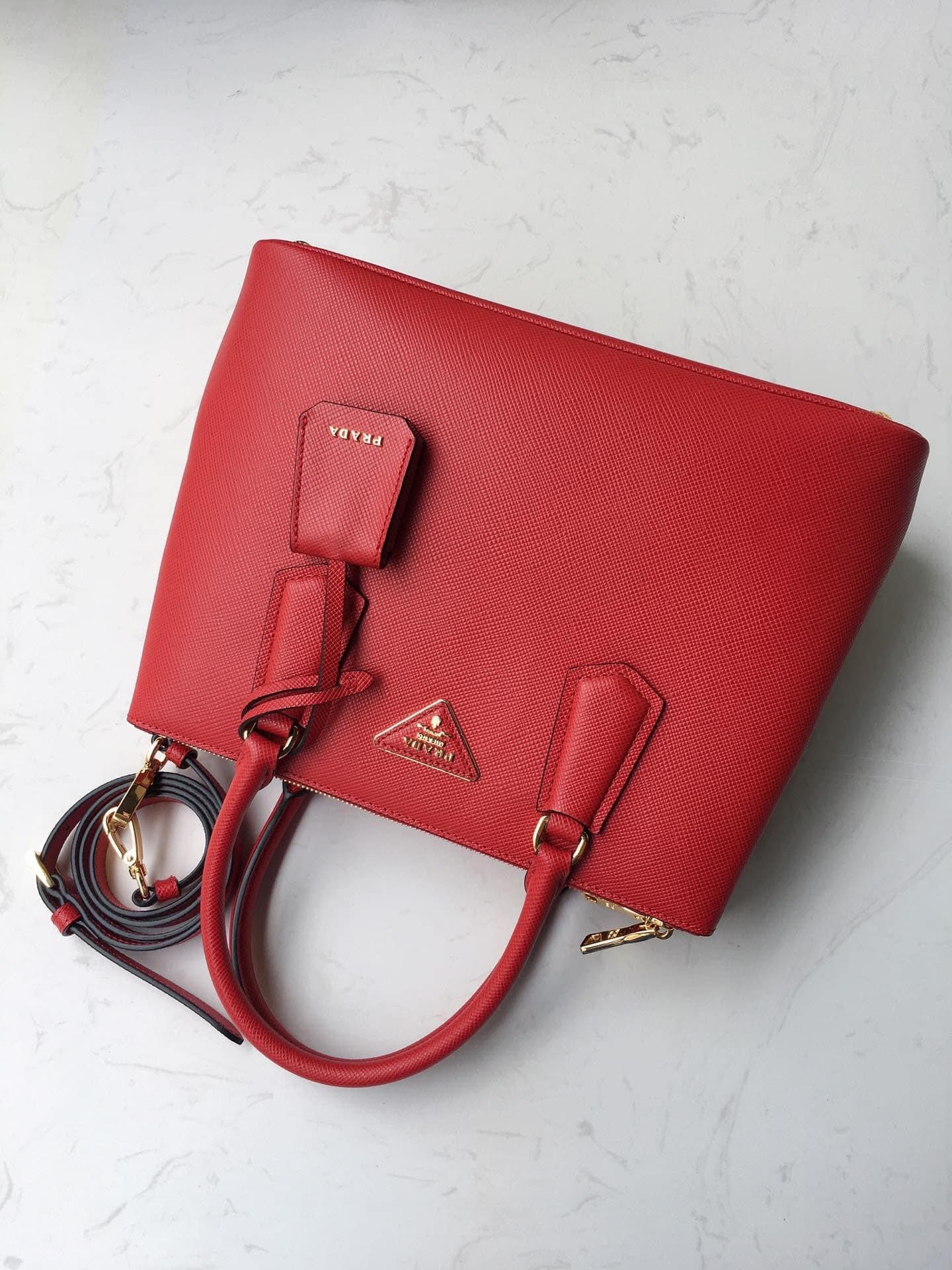 Prada Galleria Saffiano leather Medium  Bag