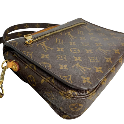 Louis-Vuitton Pochette Metis Leather Monogram GHW
