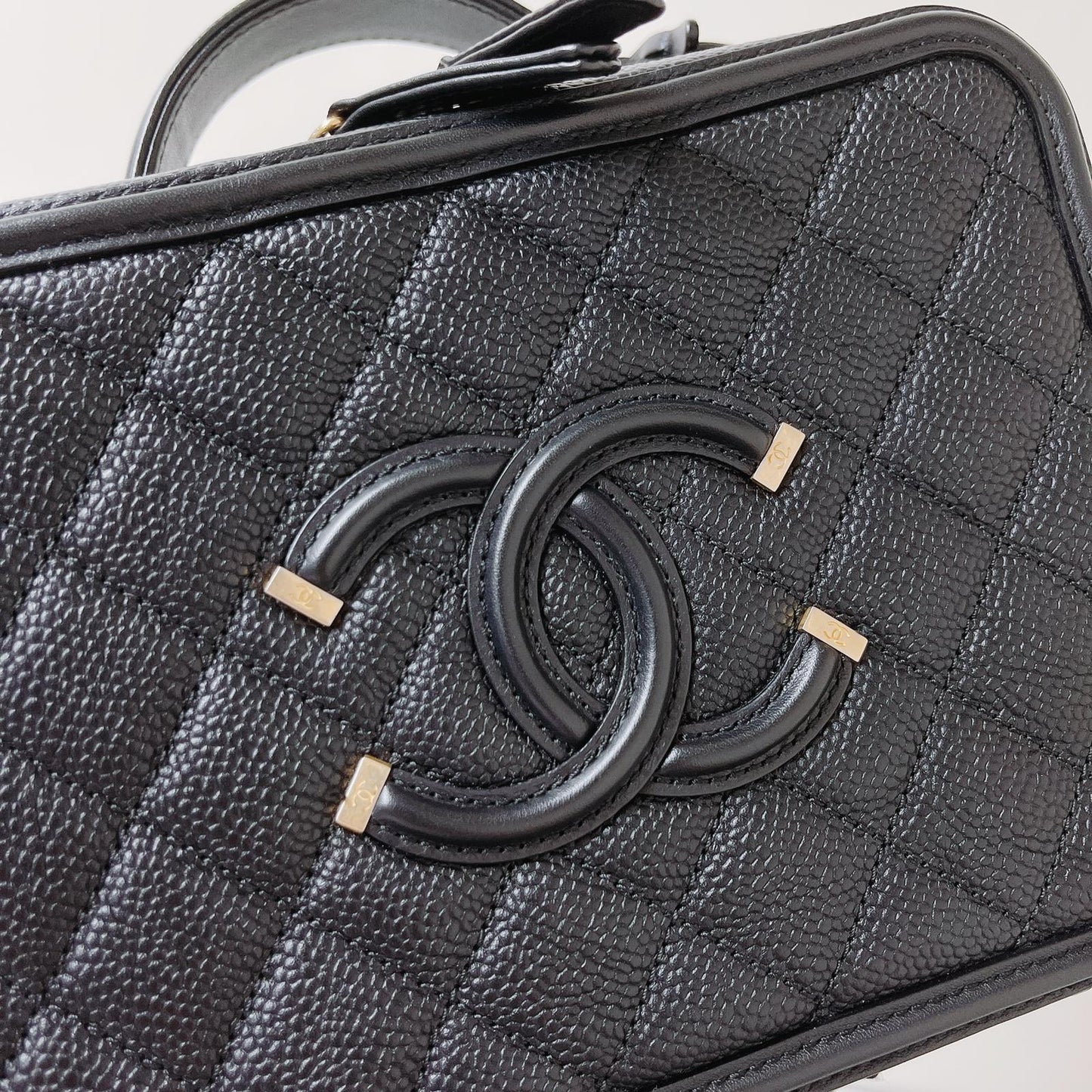 CC Filigree Medium Caviar Quilted Vanity Case Black