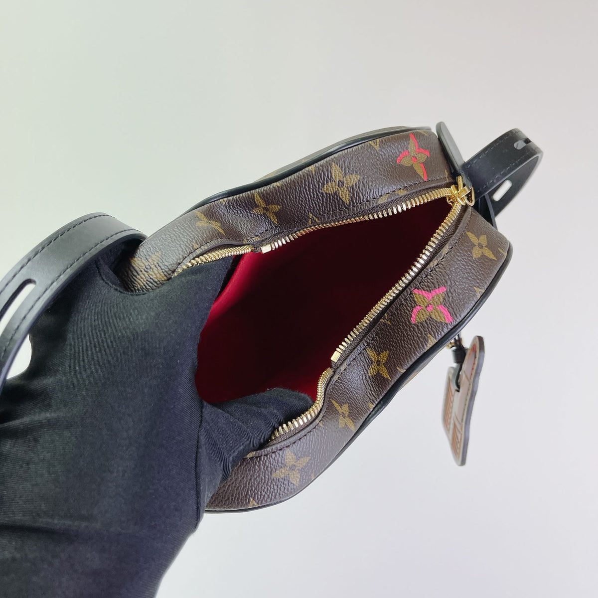 Louis-Vuitton Fall In Love Sac Coeur Monogram