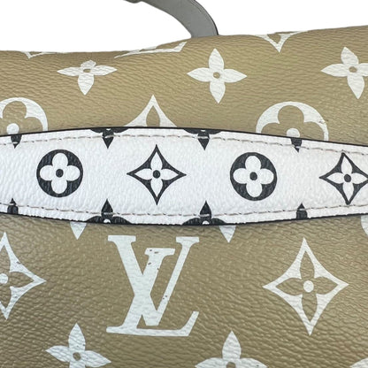 Louis-Vuitton Monogram Giant Bum Bag Khaki White GHW