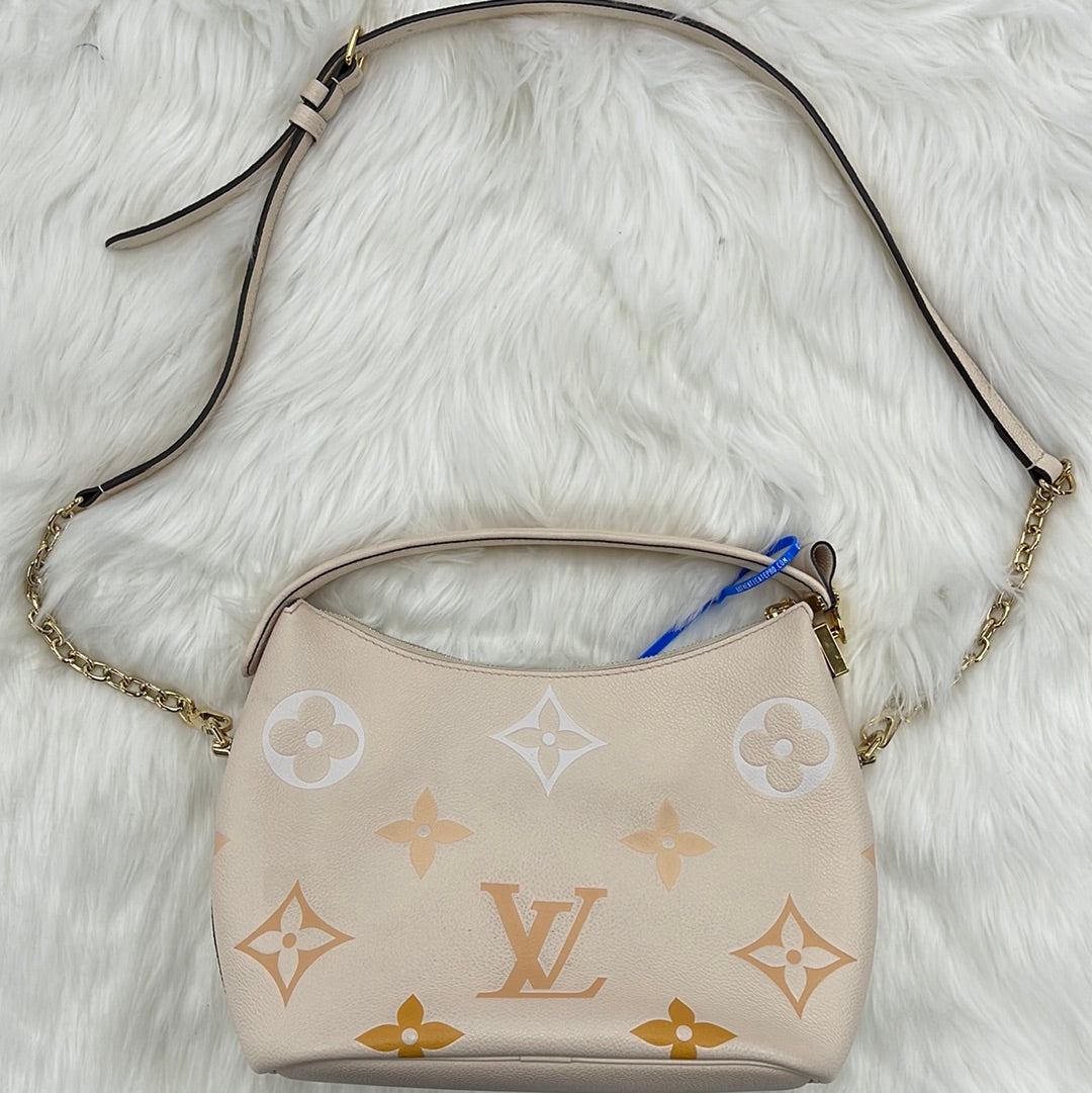 Handbag Luxury Designer By Louis Vuitton  Size: Medium