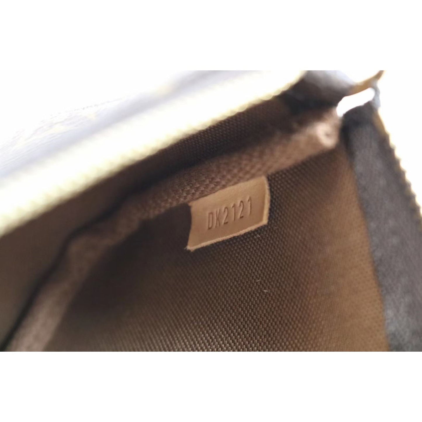 Rank SA ｜ LV Monogram Pouch｜ 013103