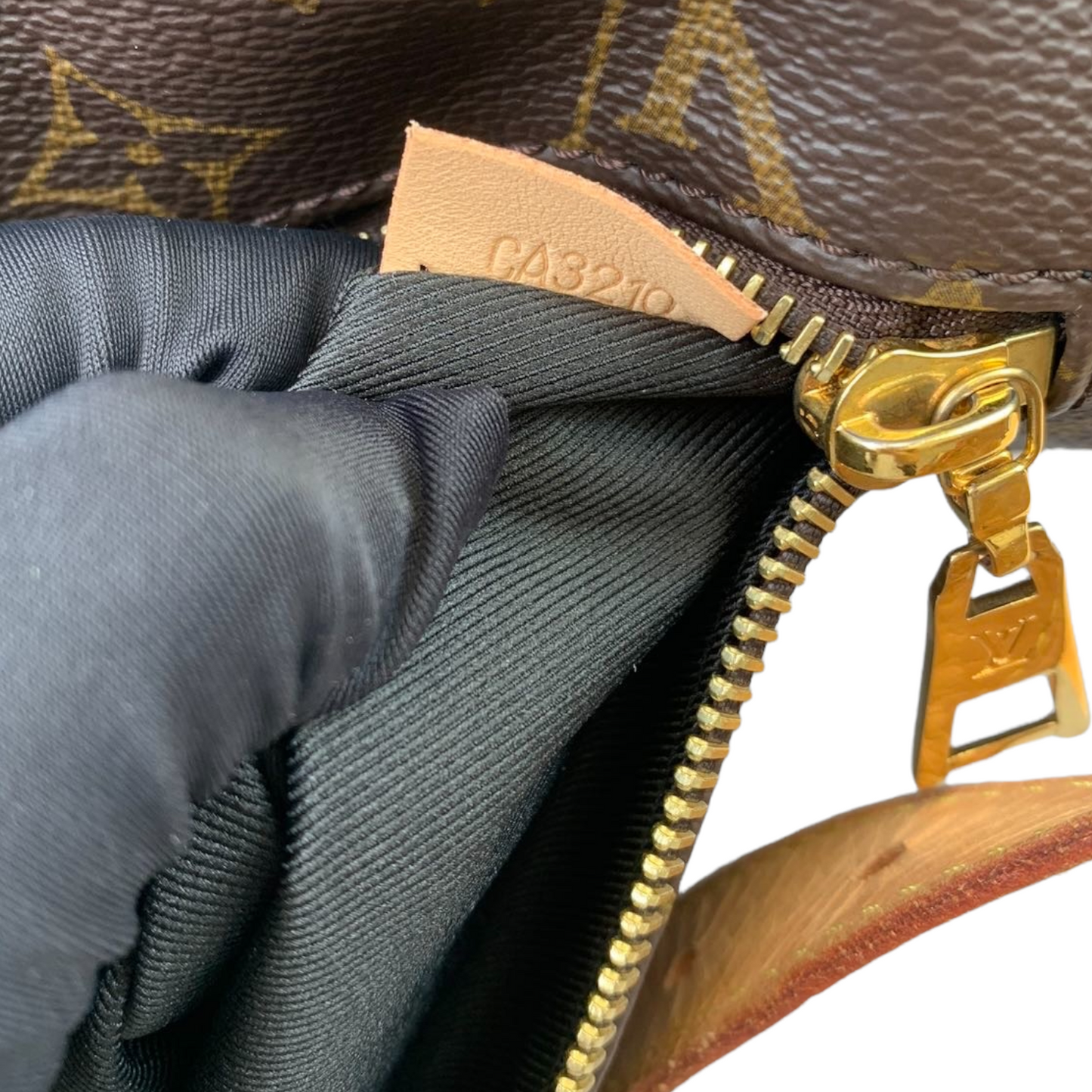 Louis-Vuitton Monogram Bum Bag Fanny GHW