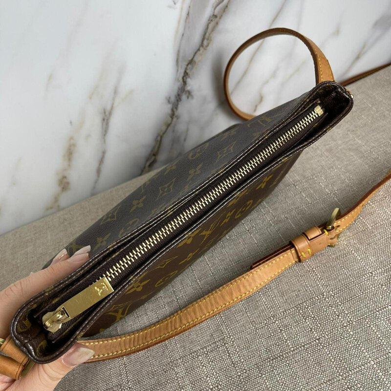 Louis-Vuitton Monogram Trotteur Crossbody