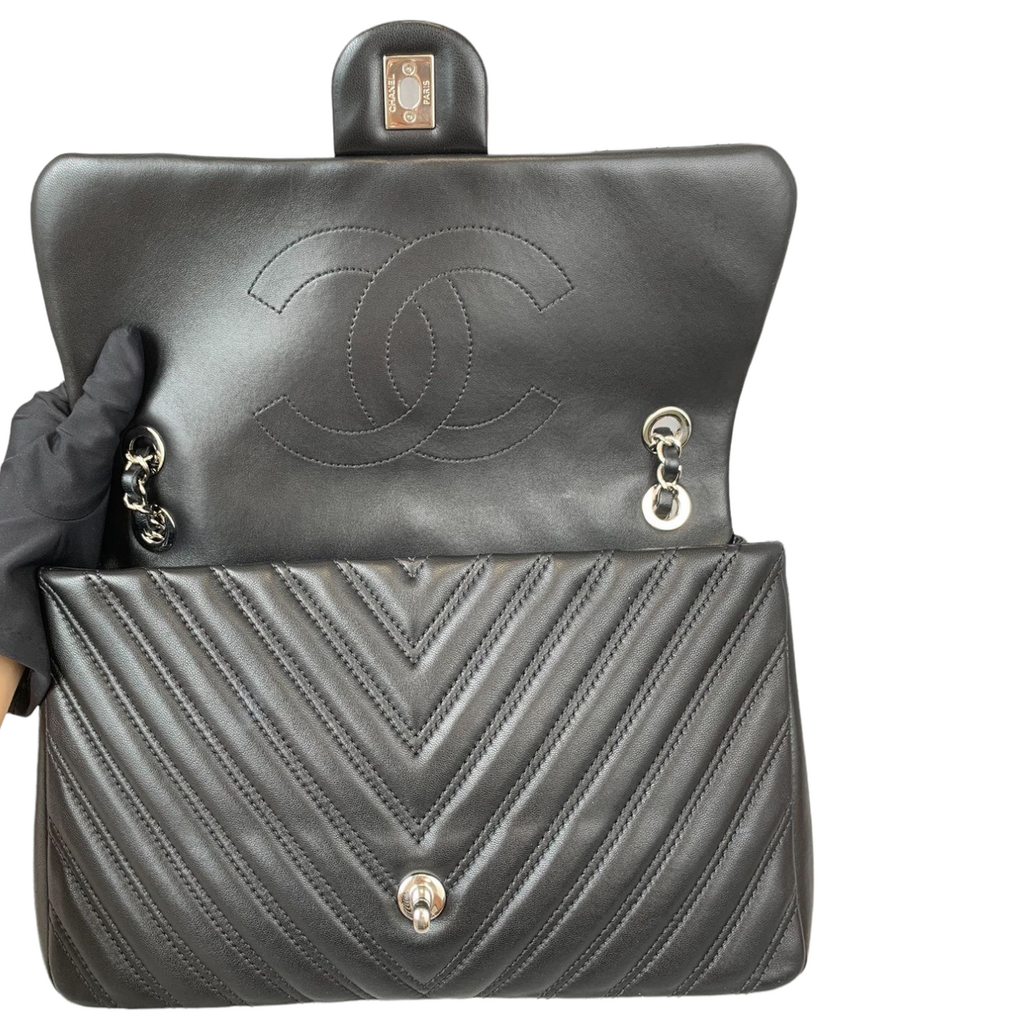 Medium Chevron Leather Flap Black SHW