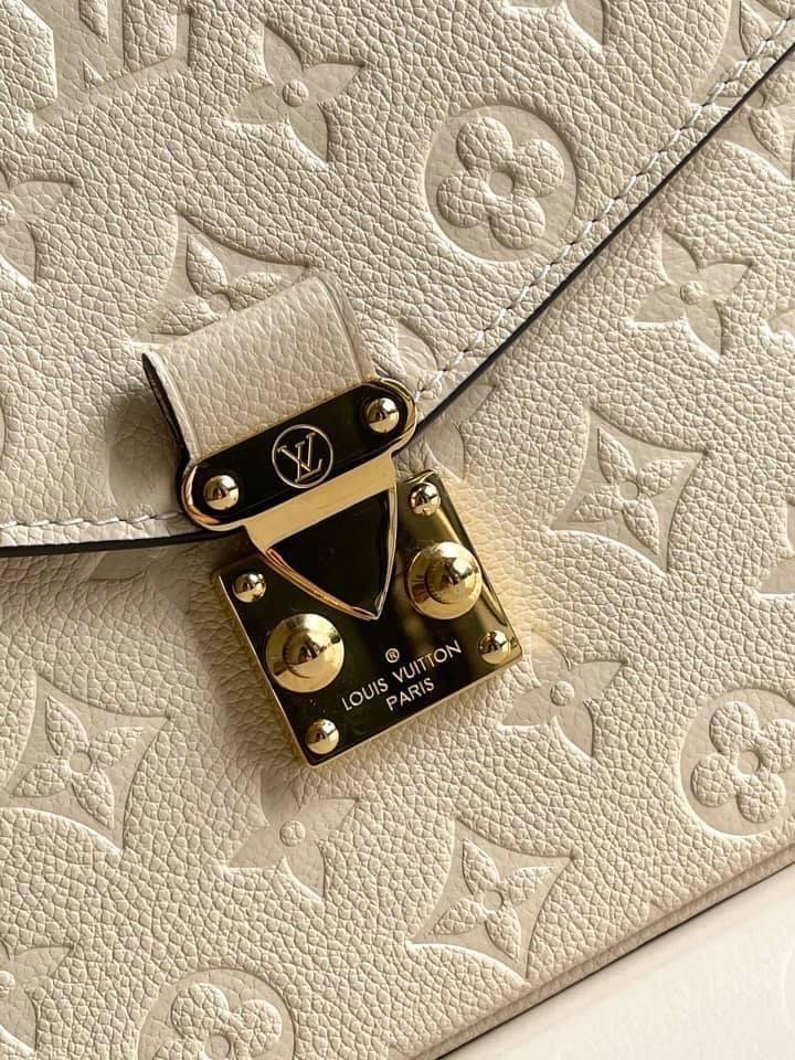 Louis Vuitton Pochette Metis Bag