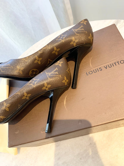 LOUIS VUITTON Patent Leather Monogram Fetish Pumps EU39