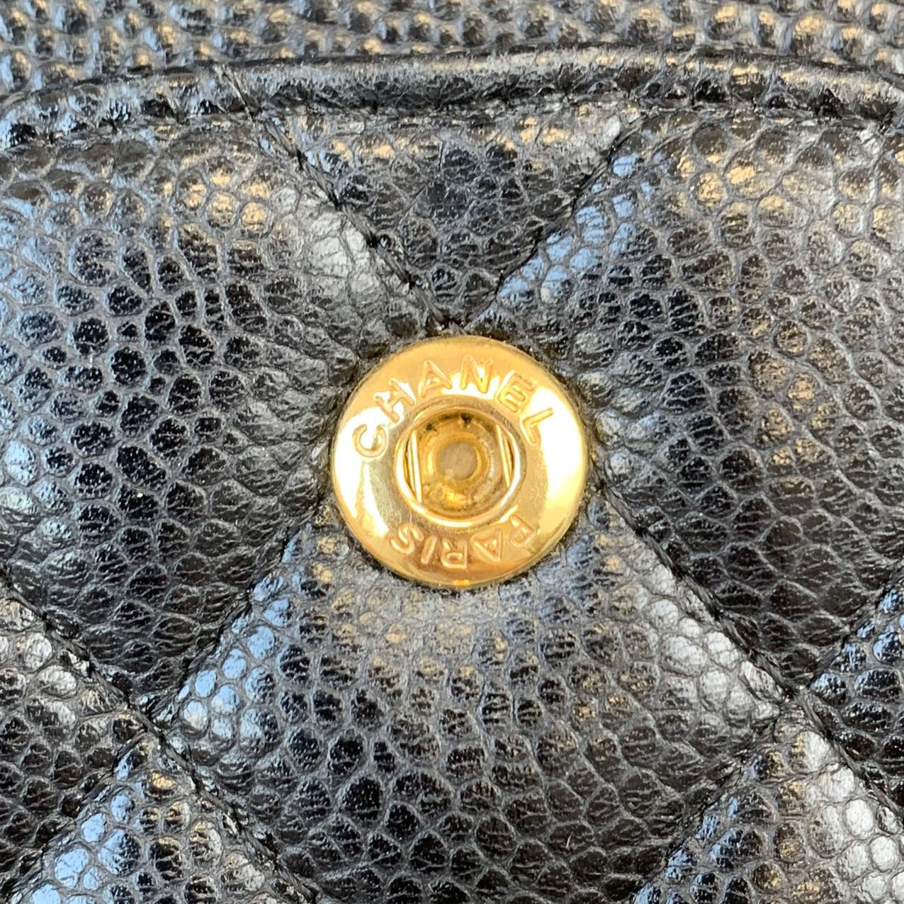 Medium Classic Flap Caviar Black GHW