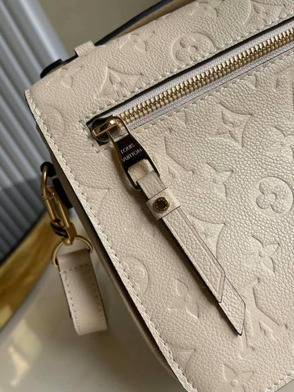 Louis Vuitton Pochette Metis Bag