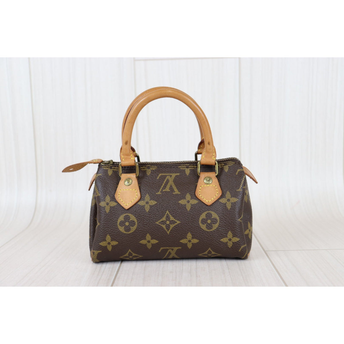 Rank AB ｜ LV Monogram Mini Speedy Handbag ｜082601