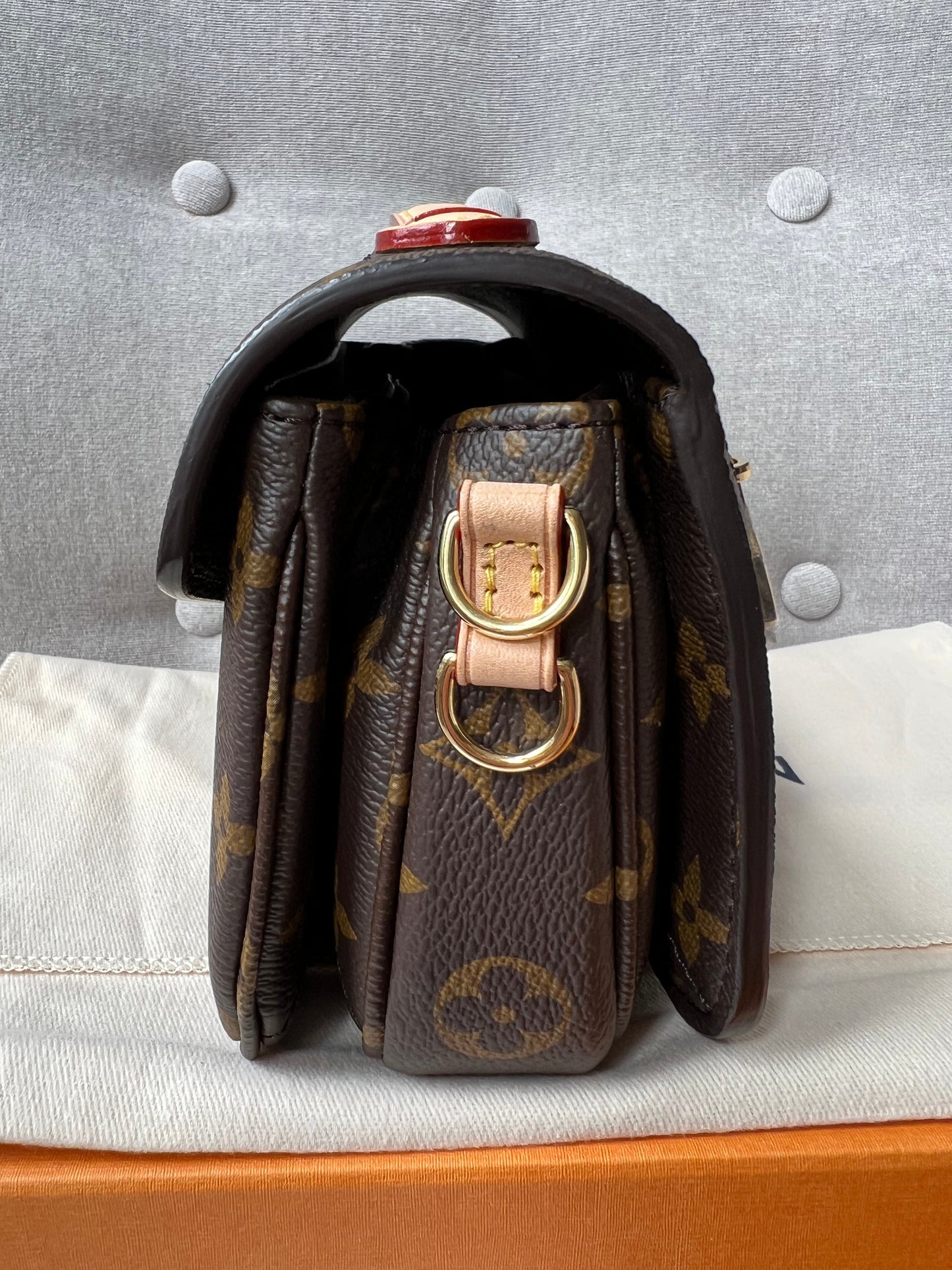 Louis Vuitton Pochette Metis East West Monogram (RRP £2,070)