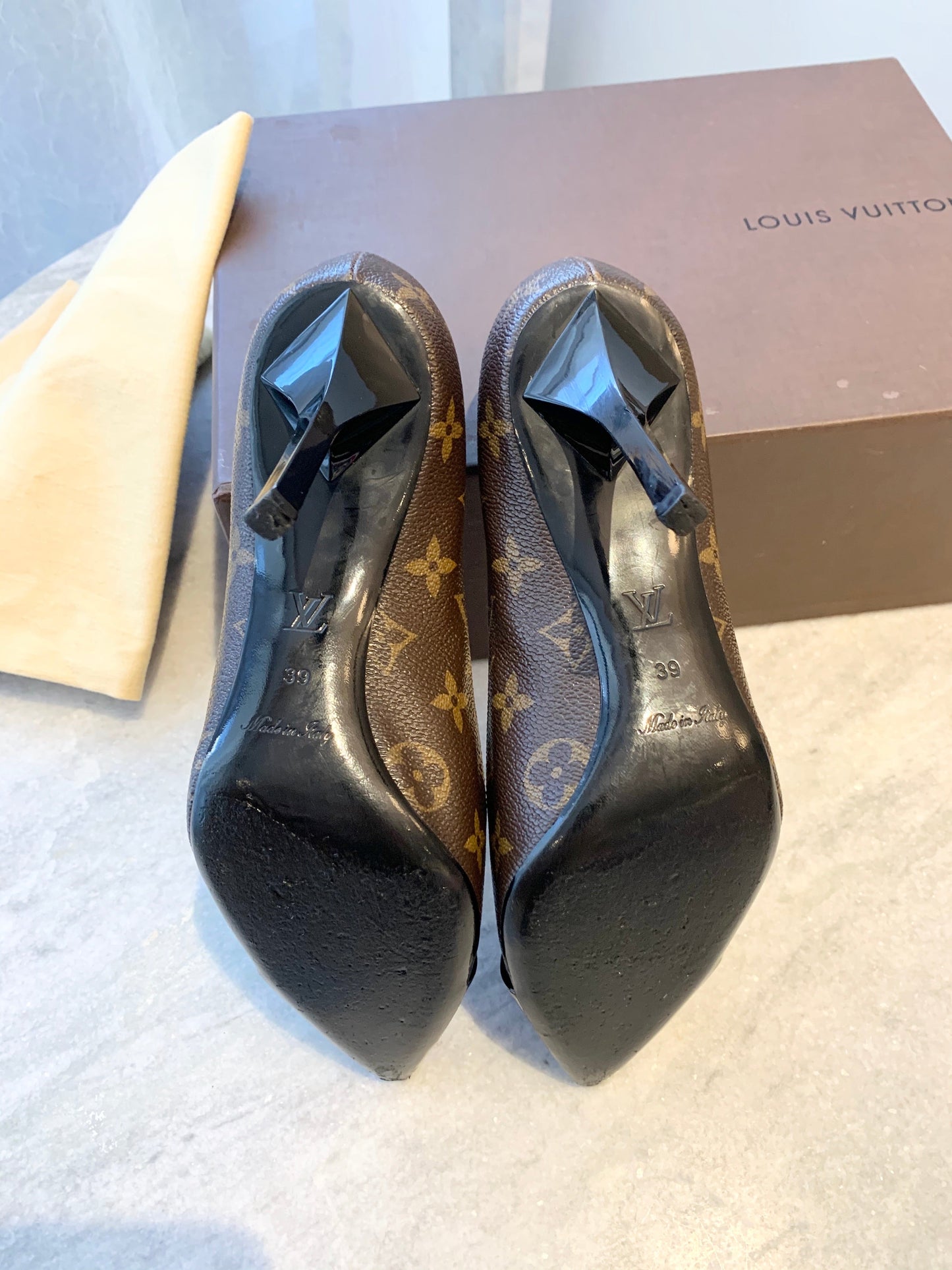 LOUIS VUITTON Patent Leather Monogram Fetish Pumps EU39