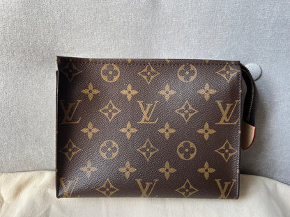 Louis Vuitton Toiletry Pouch 19 Monogram