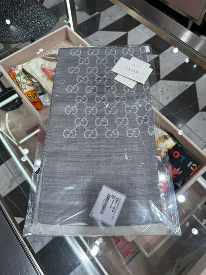 Gucci long scarf grey