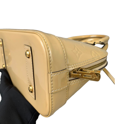 Louis-Vuitton Alma BB Vernis Beige GHW