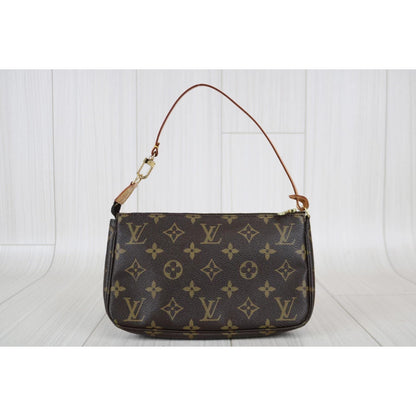Rank AB ｜ LV Monogram Pochette Accessoires ｜041504
