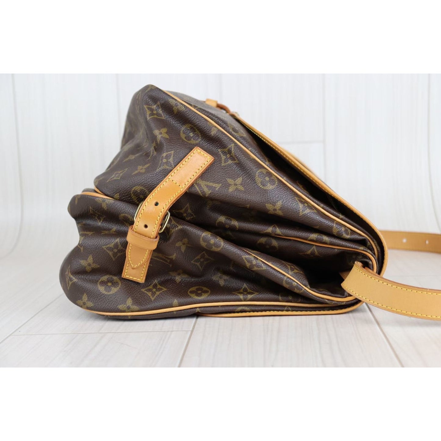 Rank A ｜ LV Monogram Saumur 35 Shoulder Bag｜081911