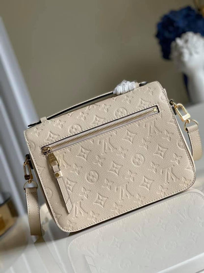 Louis Vuitton Pochette Metis Bag