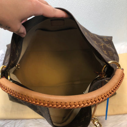 Handbag Designer By Louis Vuitton  Size: Large