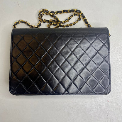 CHANEL Vintage Black Quilted Lambskin Leather Medium Single Chain Flap Bag in NEW CONDITION