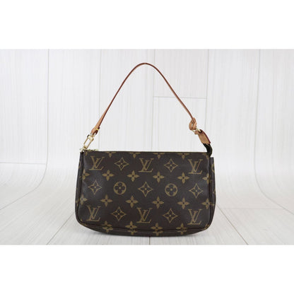 Rank A ｜ LV Monogram Pochette Accessoires ｜033106