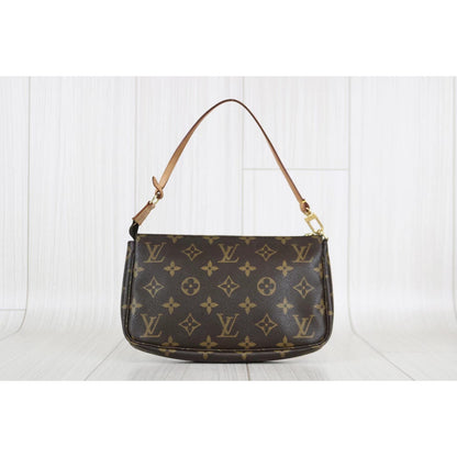 Rank A ｜ LV Monogram Pochette Accessoires ｜052106
