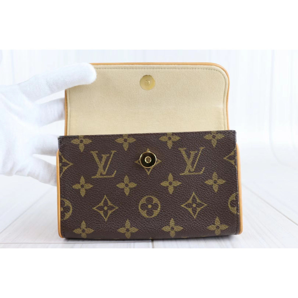 Rank A ｜ LV Monogram Pochette Florentine Waist Bag S｜080104
