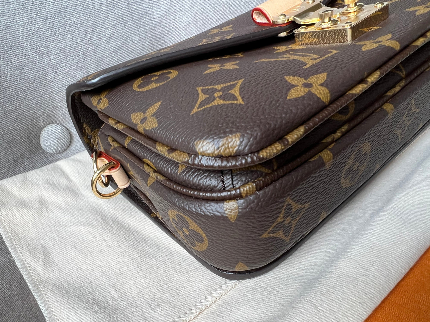 Louis Vuitton Pochette Metis East West Monogram (RRP £2,070)