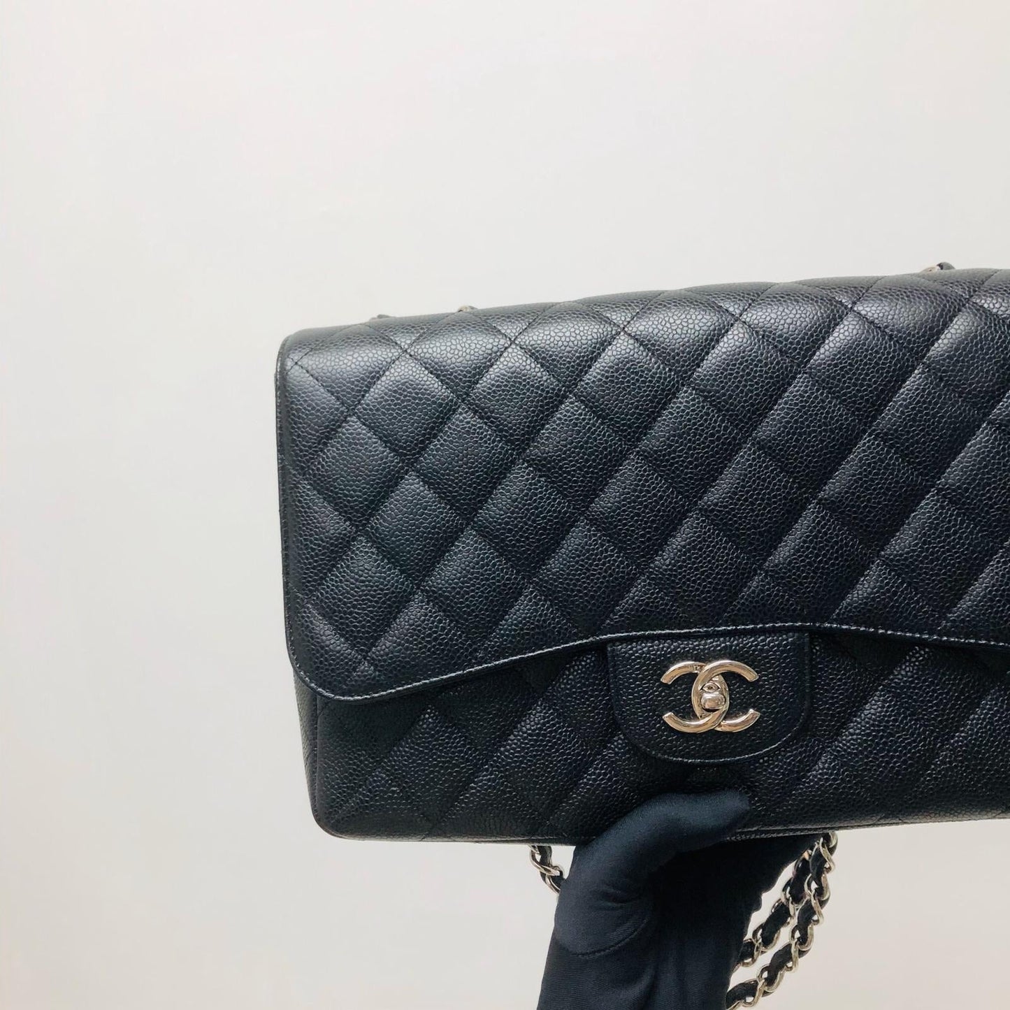 Single Flap Classic Jumbo in Black Caviar with SHW