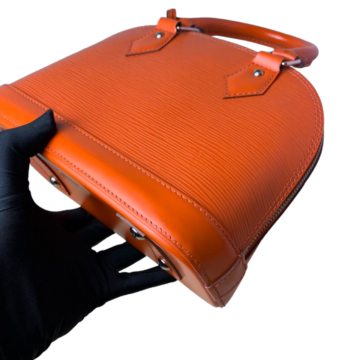Louis-Vuitton Alma BB Epi Orange SHW
