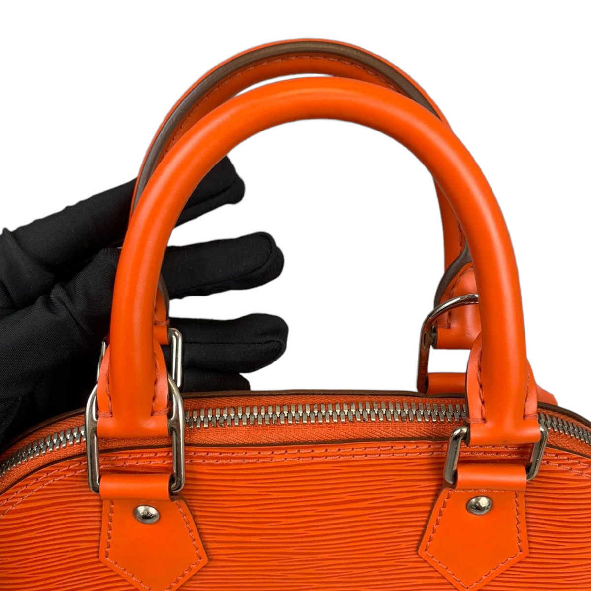 Louis-Vuitton Alma BB Epi Orange SHW