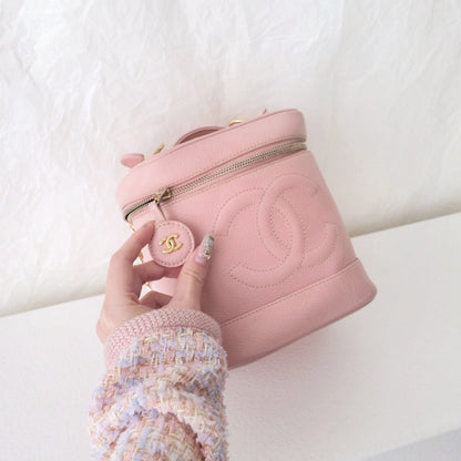 Chanel vintage coco caviar wash bag