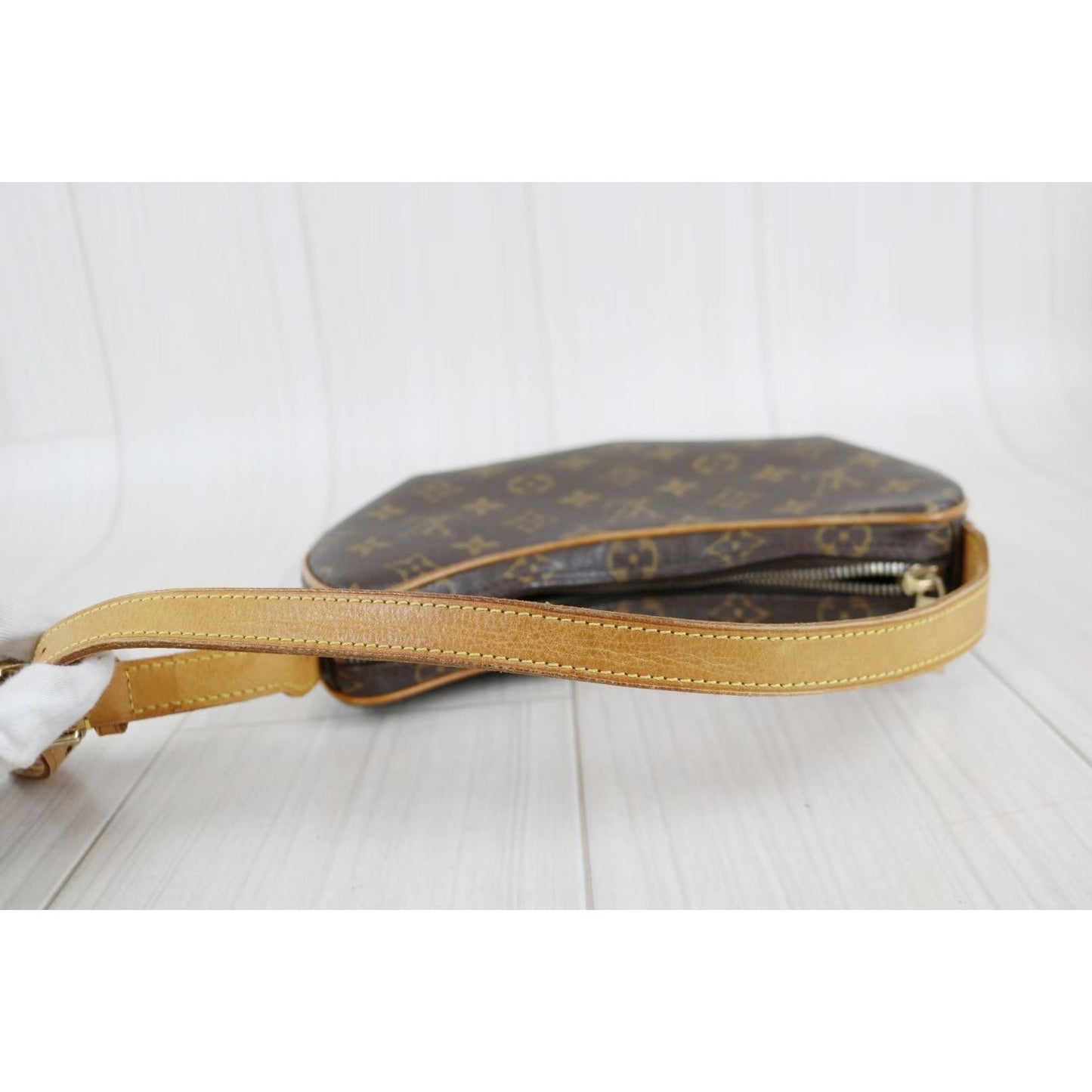 Rank AB ｜LV Monogram Pochette Croissant Shoulder Bag｜032331