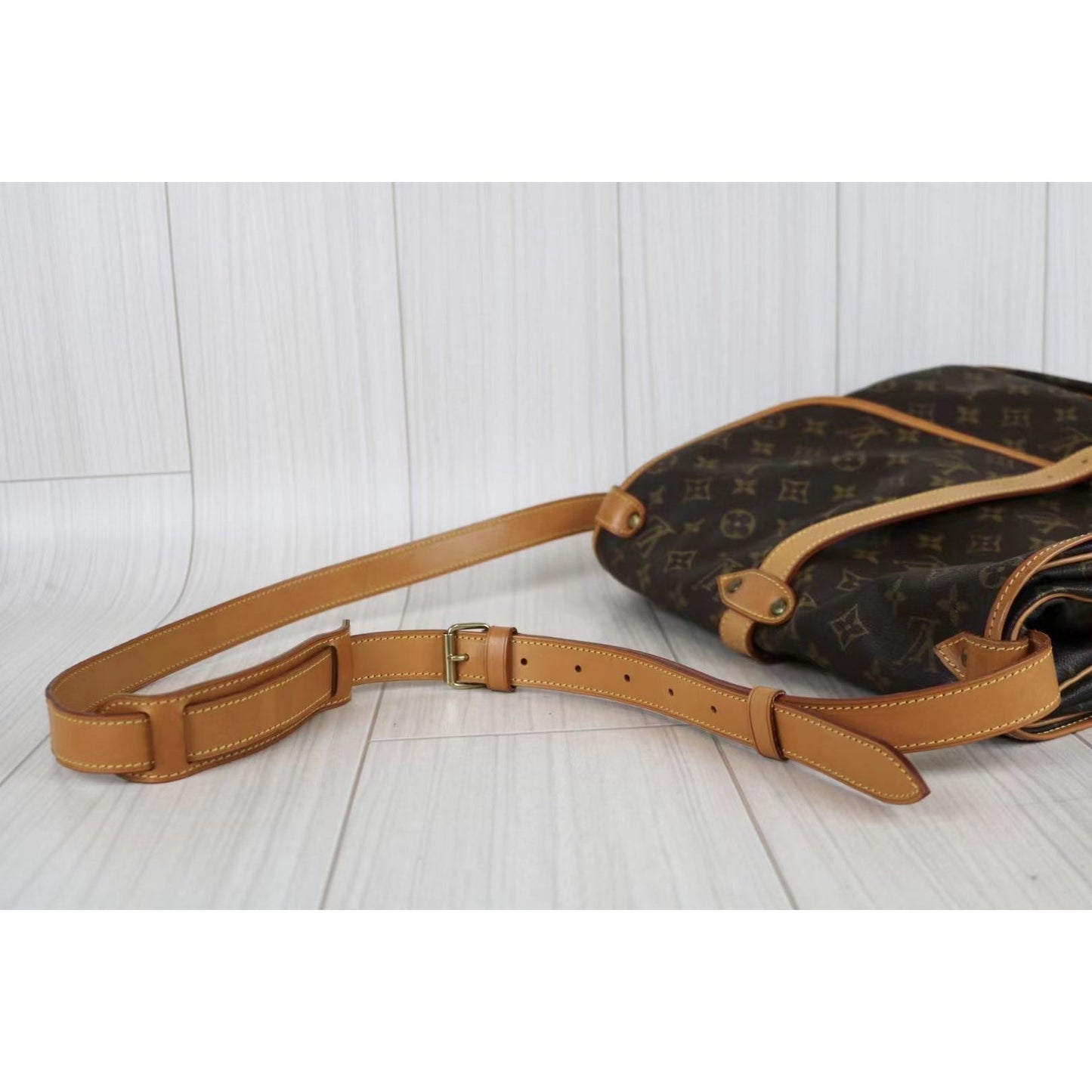 Rank A ｜ LV Monogram Saumur 35 Shoulder Bag｜041905