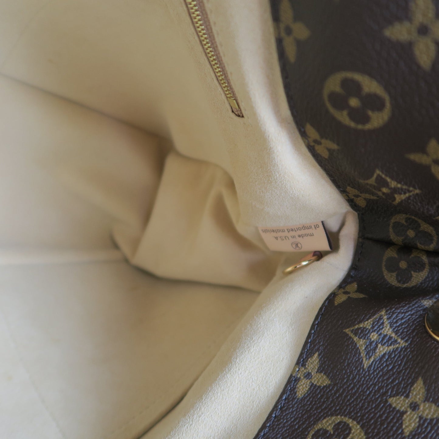 Louis-Vuitton Monogram Artsy MM