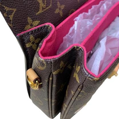 Louis-Vuitton Pochette Metis Monogram Love Lock GHW