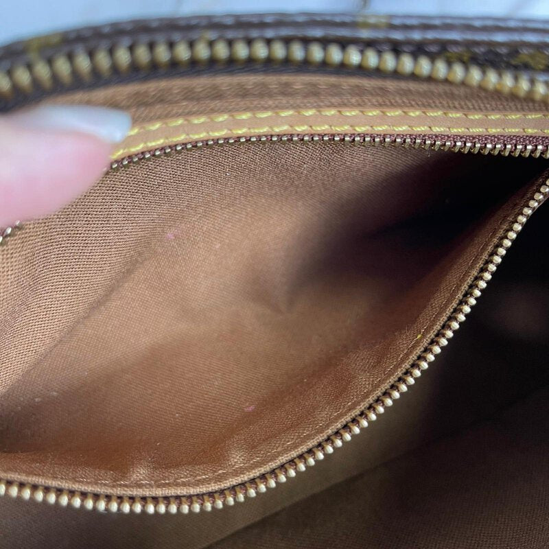 Louis-Vuitton Monogram Trotteur Crossbody