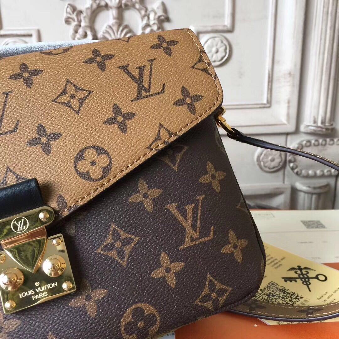 Louis Vuitton Pochette Metis Bag