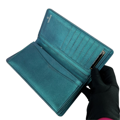 Yen Iridescent Wallet Lambskin Green SHW