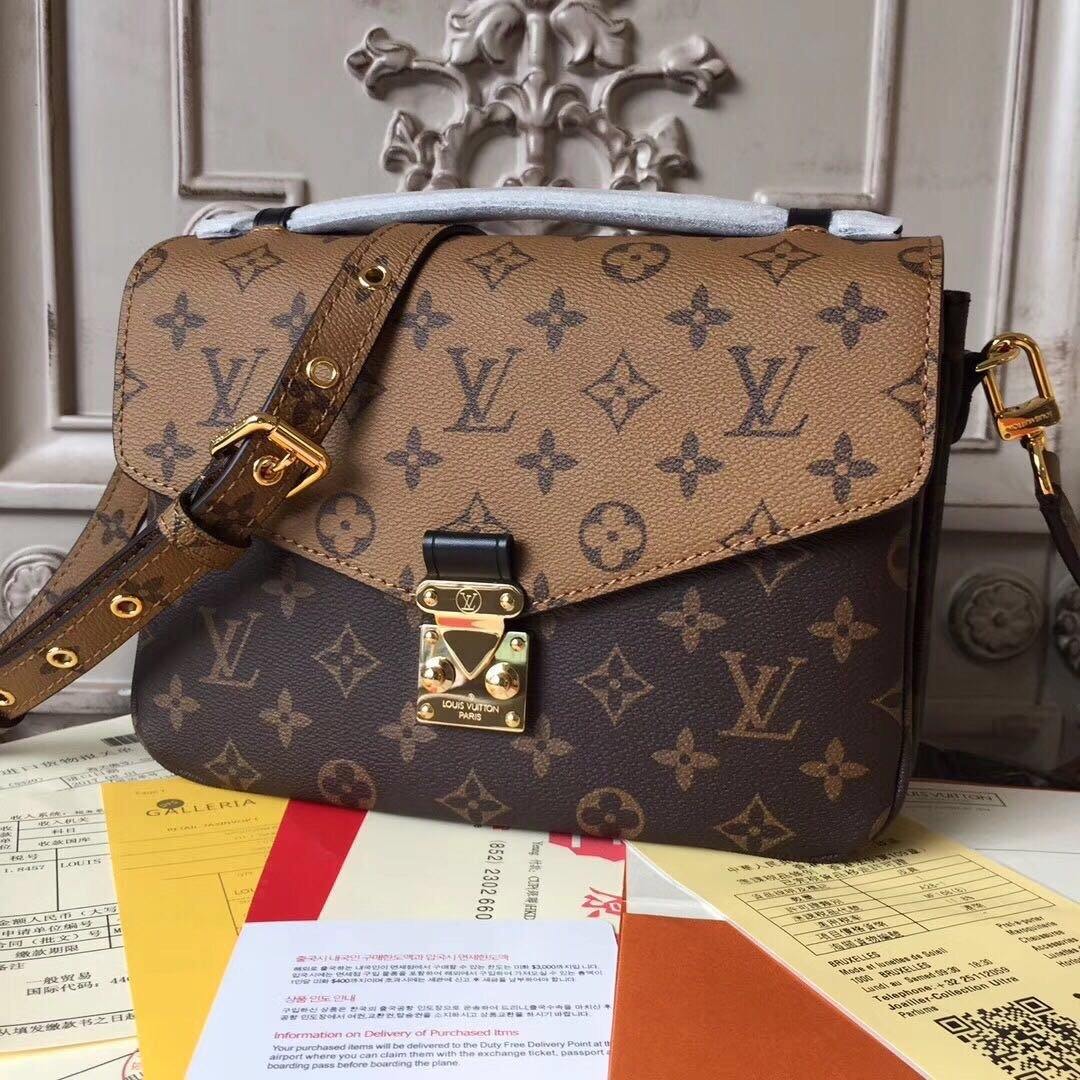 Louis Vuitton Pochette Metis Bag