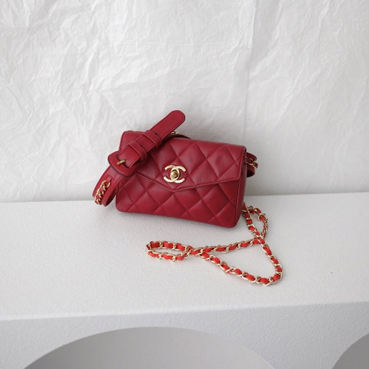 Chanel  vintage quilted sheepskin CC belt bag+chain