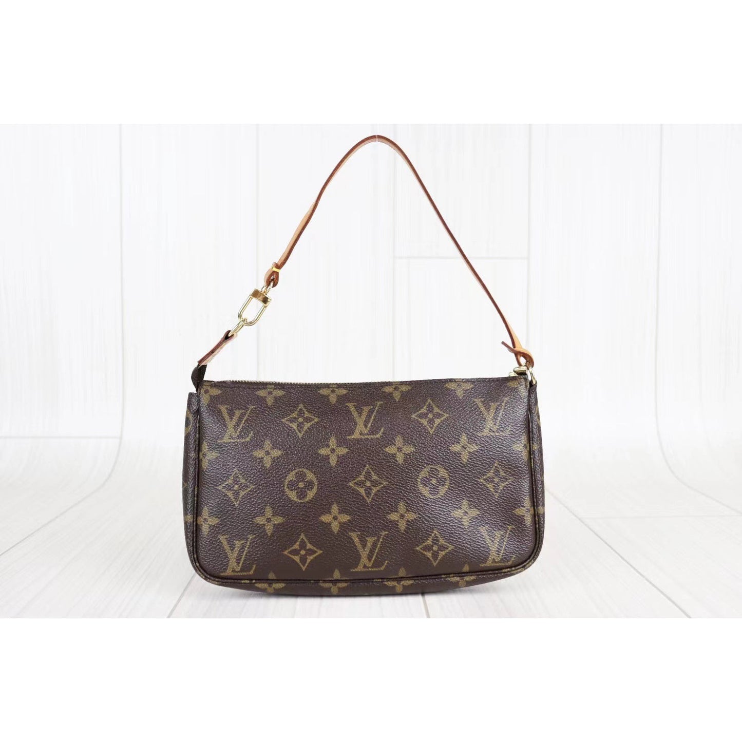 Rank AB ｜ LV Monogram Pochette Accessoires ｜071502