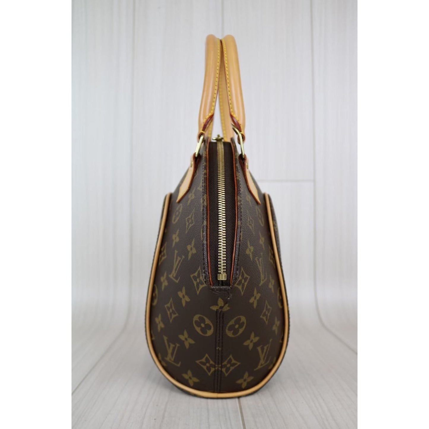Rank SA ｜ LV Monogram Ellipse PM ｜041108