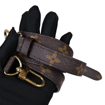 Louis-Vuitton Pochette Metis Monogram Love Lock GHW